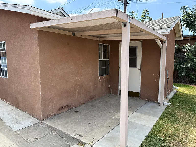 10929 Inez St — Photo 4