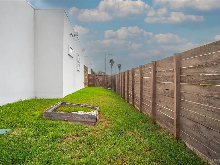 1824 Harvard Ave — Photo 19