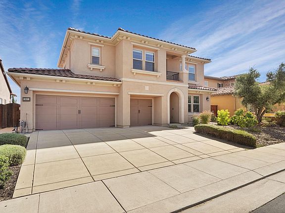 3rd image of 3821 Castellina Way