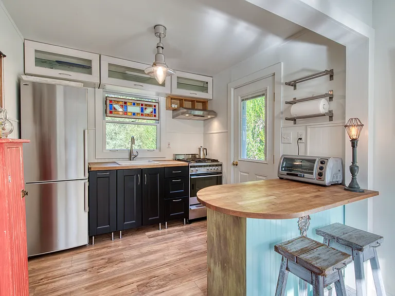 430 Terry Ln — Photo 6