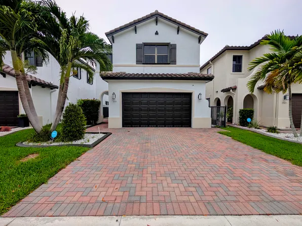 3355 W 99th Pl, Hialeah, FL 33018