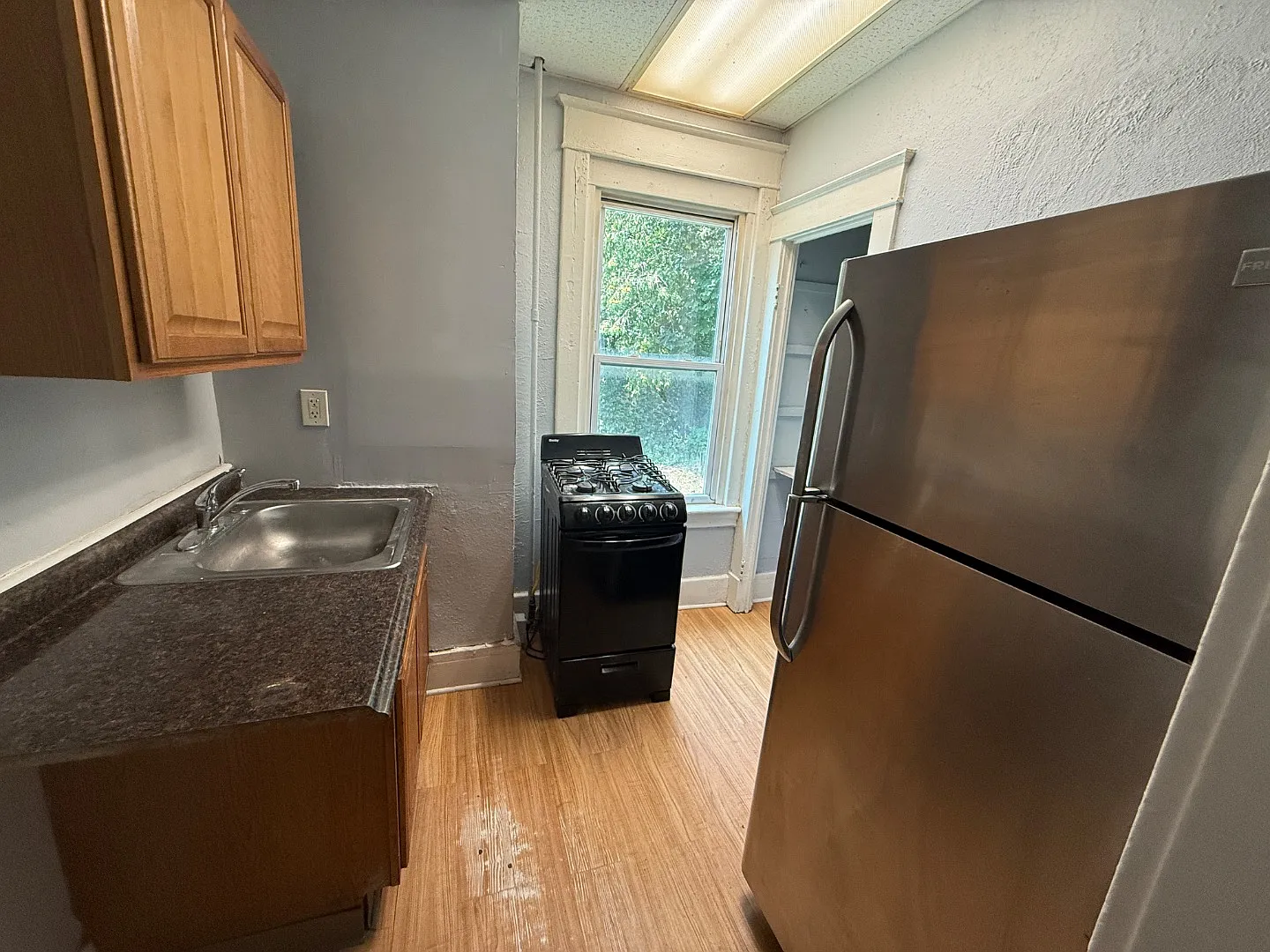 893 Lancaster St - 4 — Photo 4