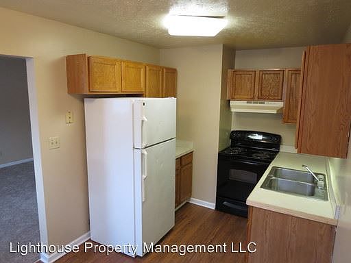 2nd image of 533 W 20th St