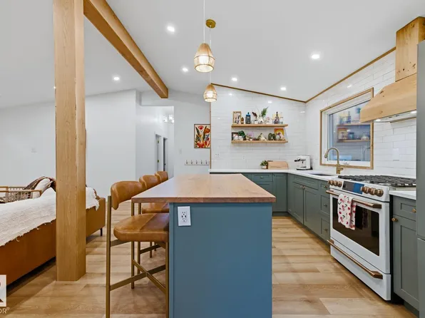 33 Hazel St, Sherwood Park, AB T8H 1H7