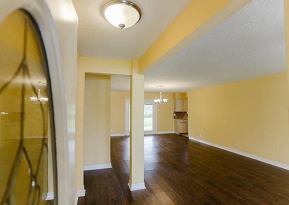 1st image of 405 Vance St