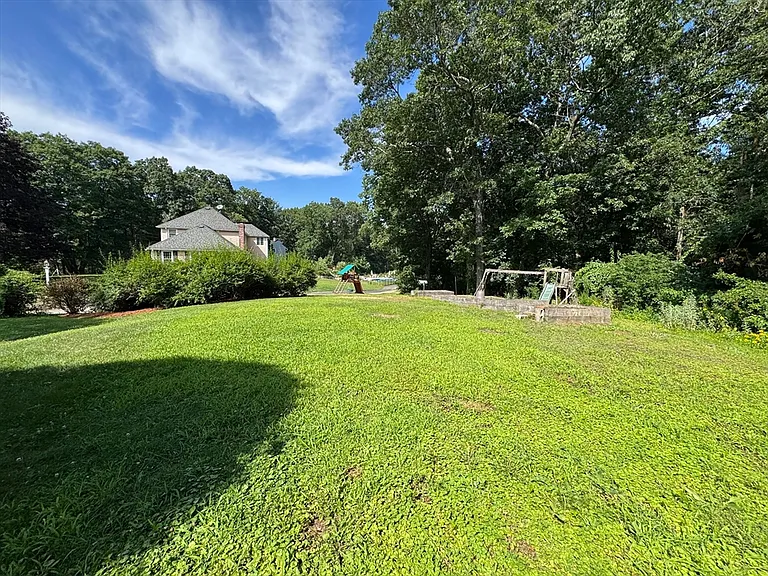 61 Carlton Ln #1 — Photo 37