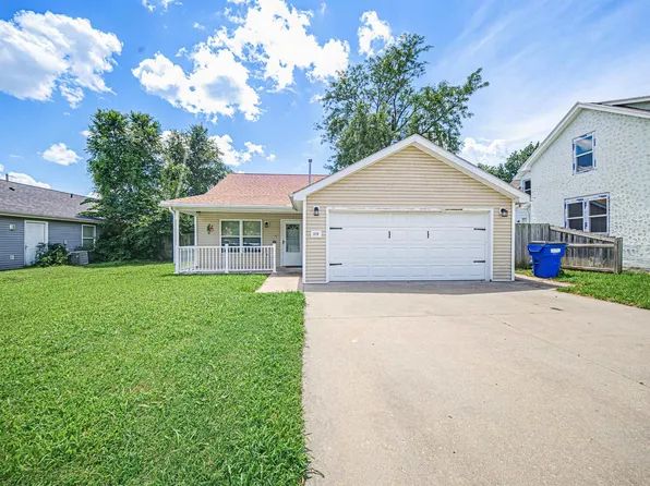 219 E 17th St, Junction City, KS 66441