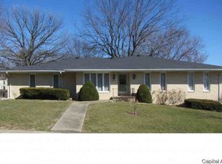 18 Forest Park E, Jacksonville, IL 62650
