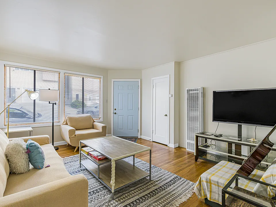104 Santa Barbara Ave