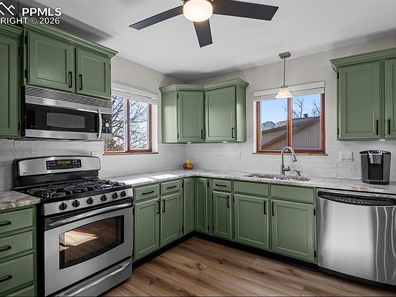 4th image of 320 Columbine Rd