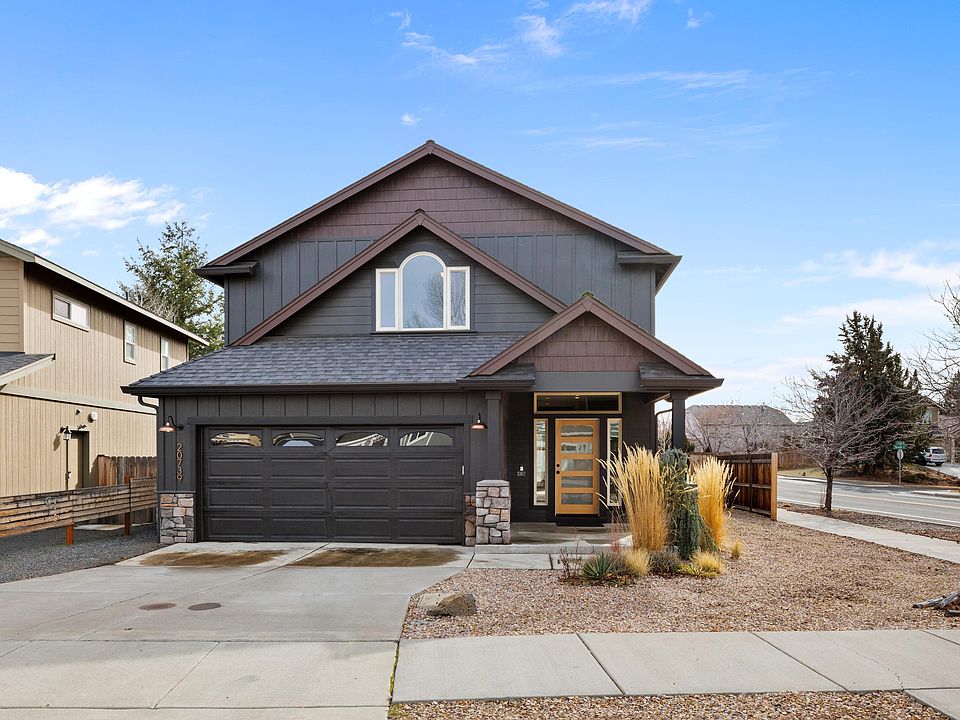 1st image of 20739 NE Angora Ct