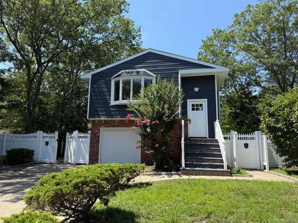 64 Chestnut Street, Coram, NY 11727