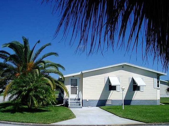 2nd image of 918 Hawthorn Cir