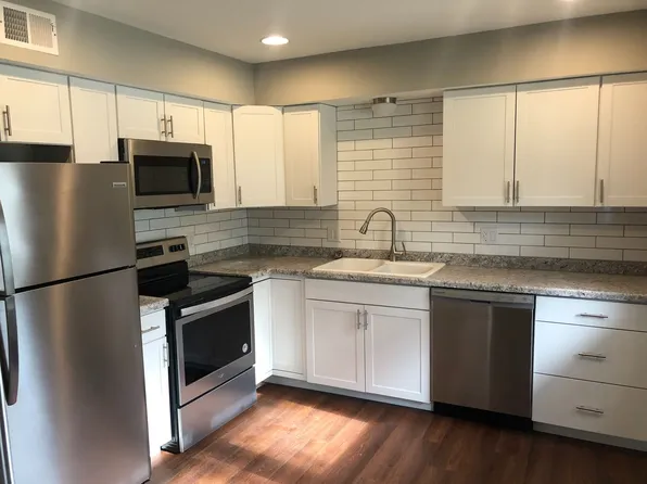 211 Martin Court Apartments, 211 Martin Ct APT C, Catlin, IL 61817