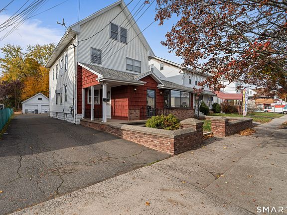 2nd image of 1422 Dixwell Avenue