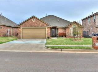 7408 Meadow Lake Dr, Yukon, OK 73099