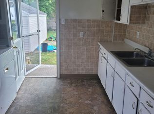 21535 Atlantic Ave, Warren, MI