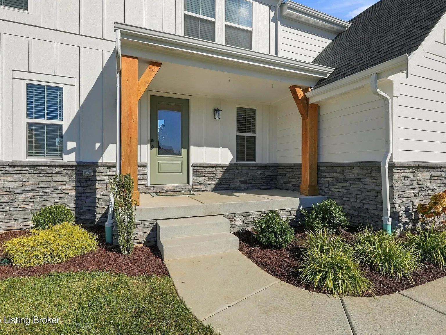 4 bed, 2.5 bath, 2955 sqft, $3,500 — Photo 4