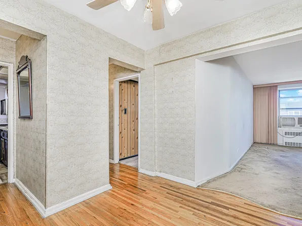 2514 East 7th Street image 5 of 17