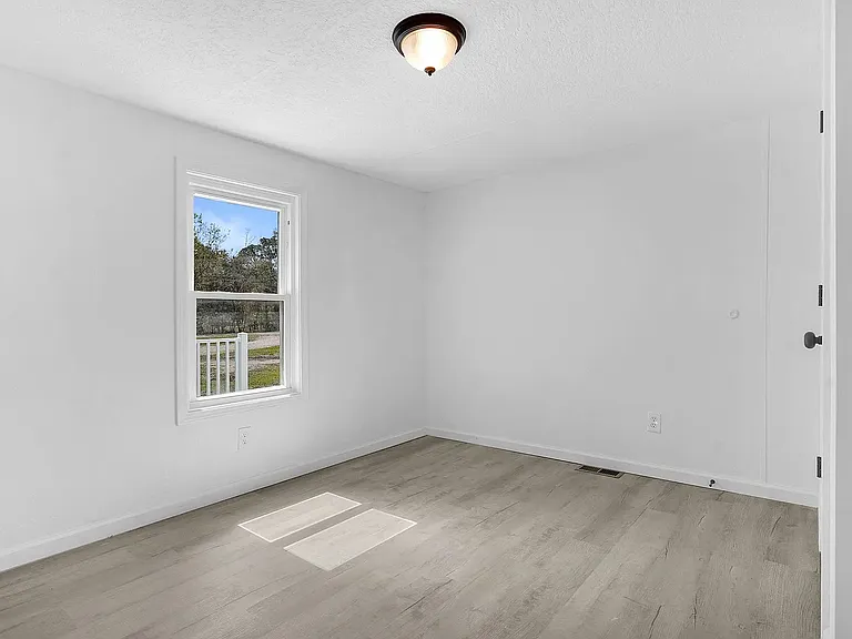 1412 Century Cir — Photo 6