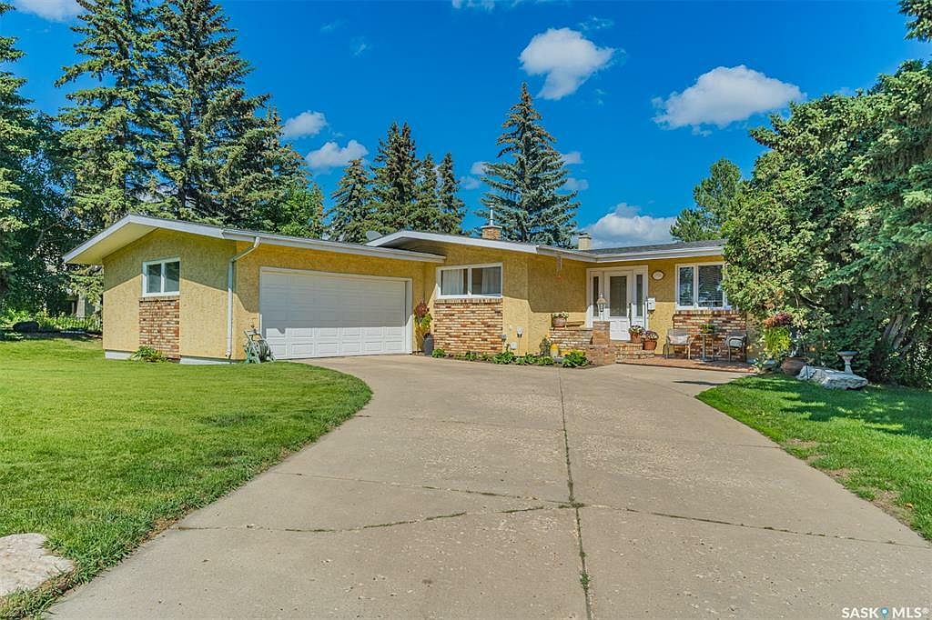 1916 Pembina Ave, Saskatoon, SK S7K 1C3 Zillow