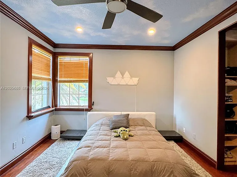 10445 Canterbury Ct — Photo 86
