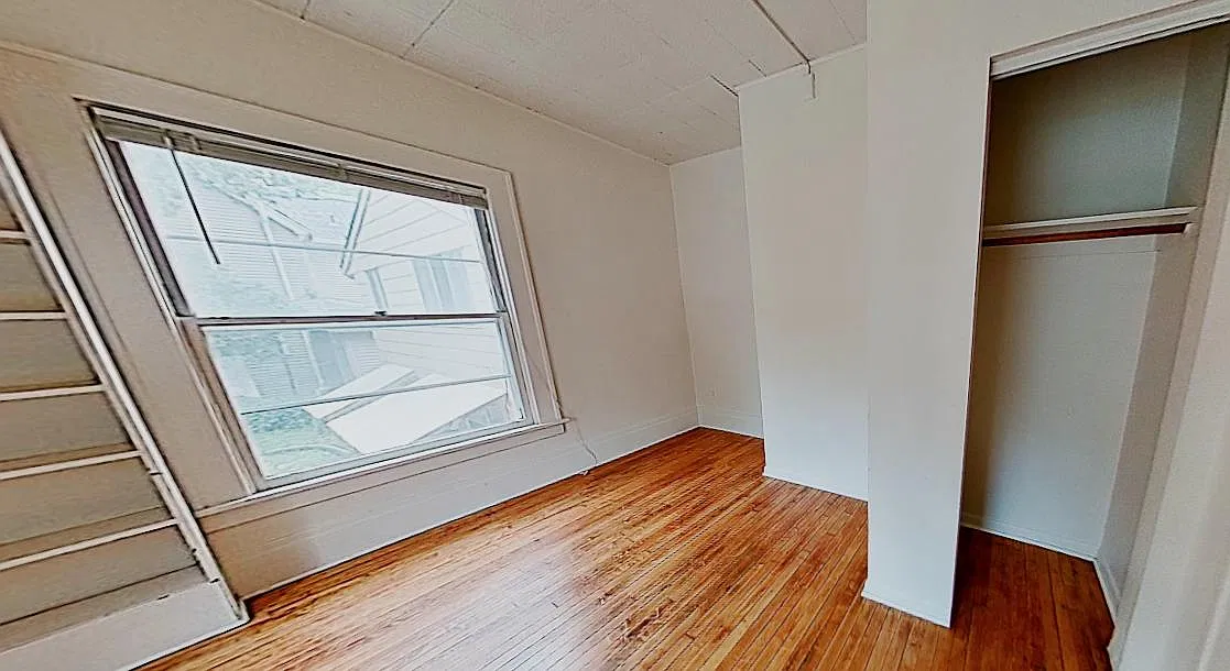 3 bed, 720 sqft, $1,248 — Photo 3