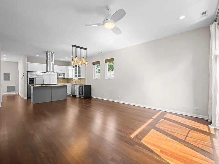876 N Hermitage Ave #3 — Photo 11