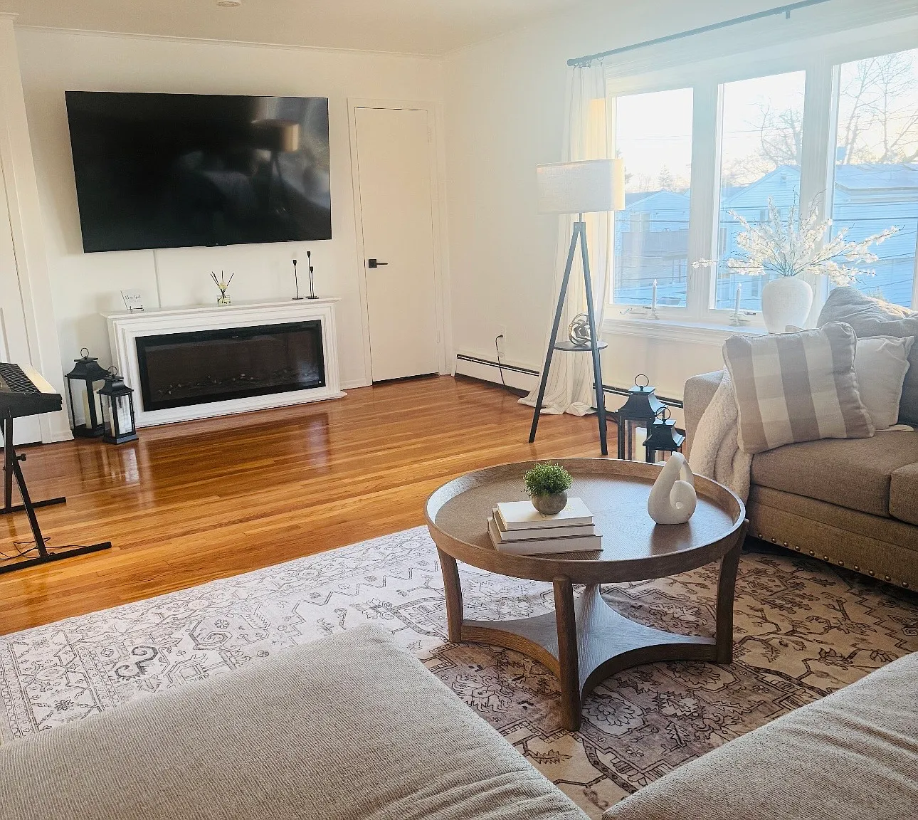 3 bed, $3,500 — Photo 1