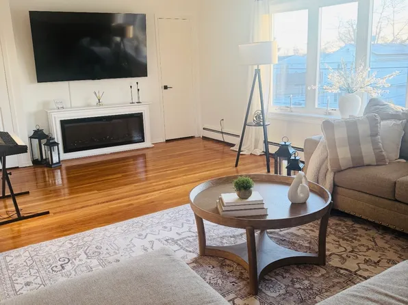 472 Kirkman Ave Floor 2, Elmont, NY 11003