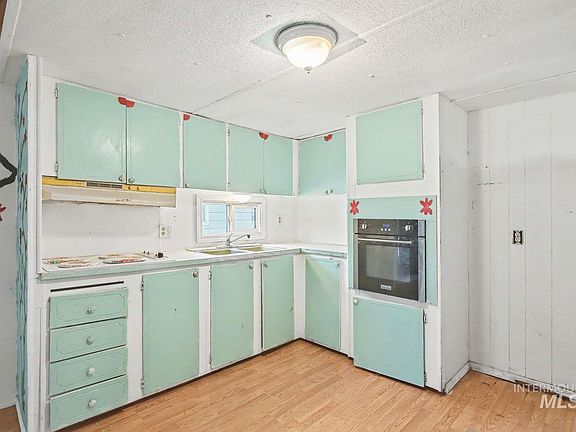 3rd image of 628 Burrell Ave Trailer 5