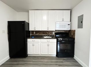 25 E 17th St #3W, Bayonne, NJ 07002