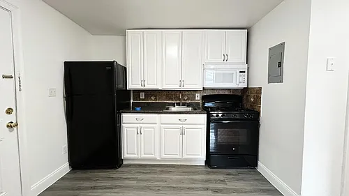 25-27 E 17th St Photo 1