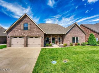 248 Olympic Dr, Lenoir City, TN 37771