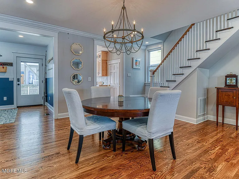 36 Heck Ave — Photo 10