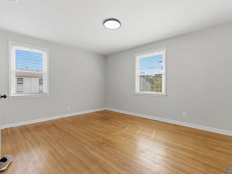 400 Harolds Dr NW — Photo 7