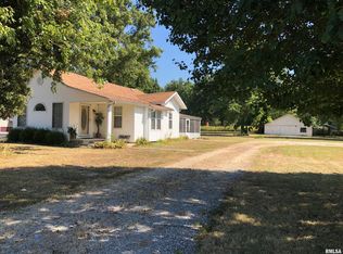 1562 Pershing Rd, West Frankfort, IL 62896