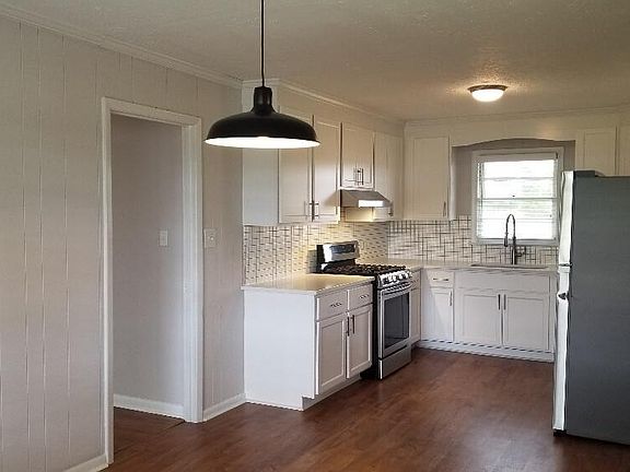 2nd image of 132 Hare Rd