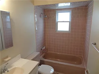 Rented by R New York