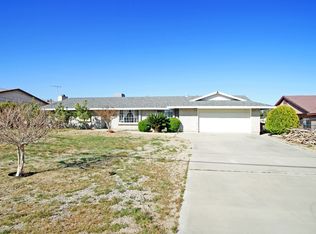 19106 Live Oak St, Hesperia, CA 92345