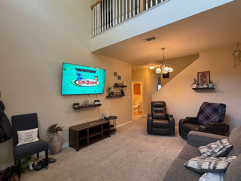 1529 Bentley Cir — Photo 3