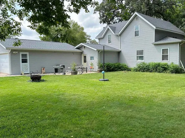 202 4th St, Livermore, IA 50558