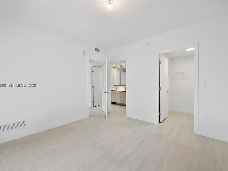 77 SE 5th St #3005 — Photo 12