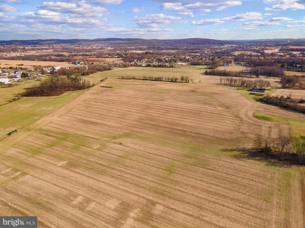 1145 The Spangler Rd, New Oxford, PA 17350