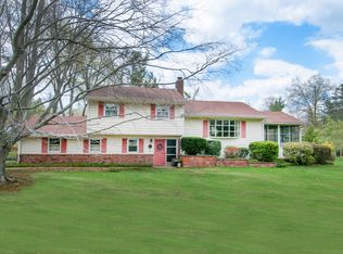 4 Little Brook Rd, Old Tappan, NJ 07675