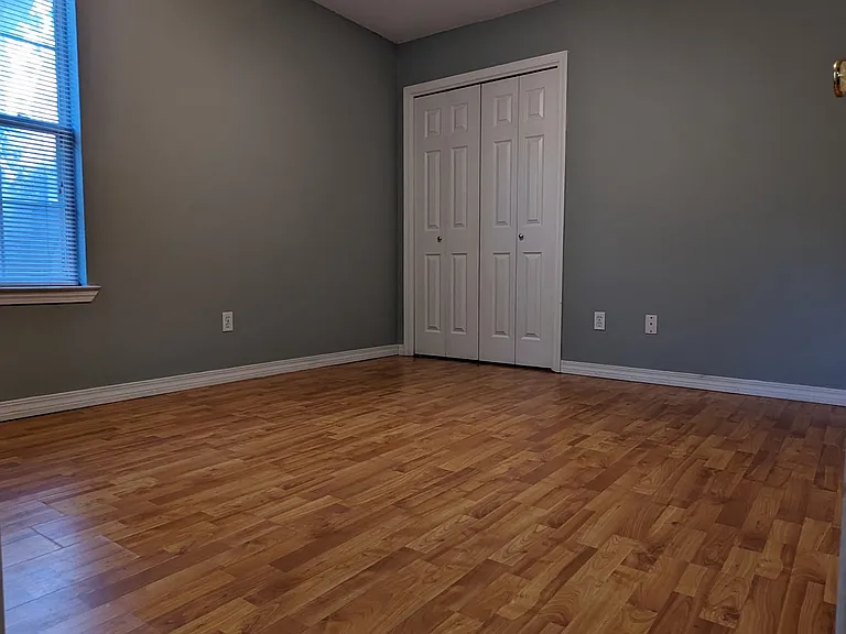 832 Fairview Dr — Photo 5
