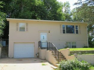 5 Kimberly Dr, Council Bluffs, IA 51503