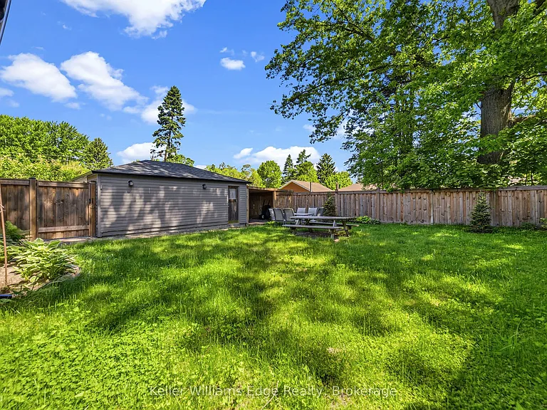 2300 Wagner Cres #UPPER — Photo 21