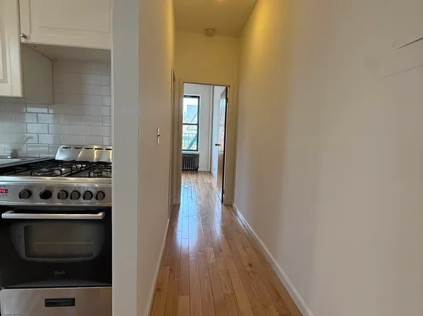 628 East 11th Street image 4 of 8