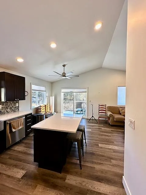 1 bed, 676 sqft, $1,850 — Photo 4